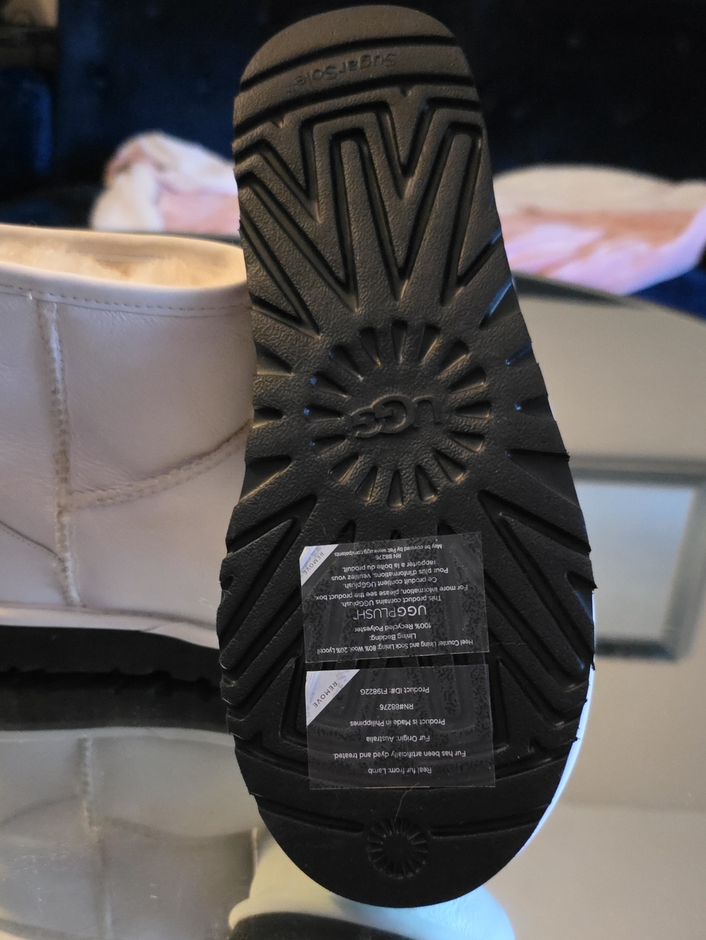 Ugg BRAND NEW WHITE NUEMALS SZ 9 - Picture 4 of 8